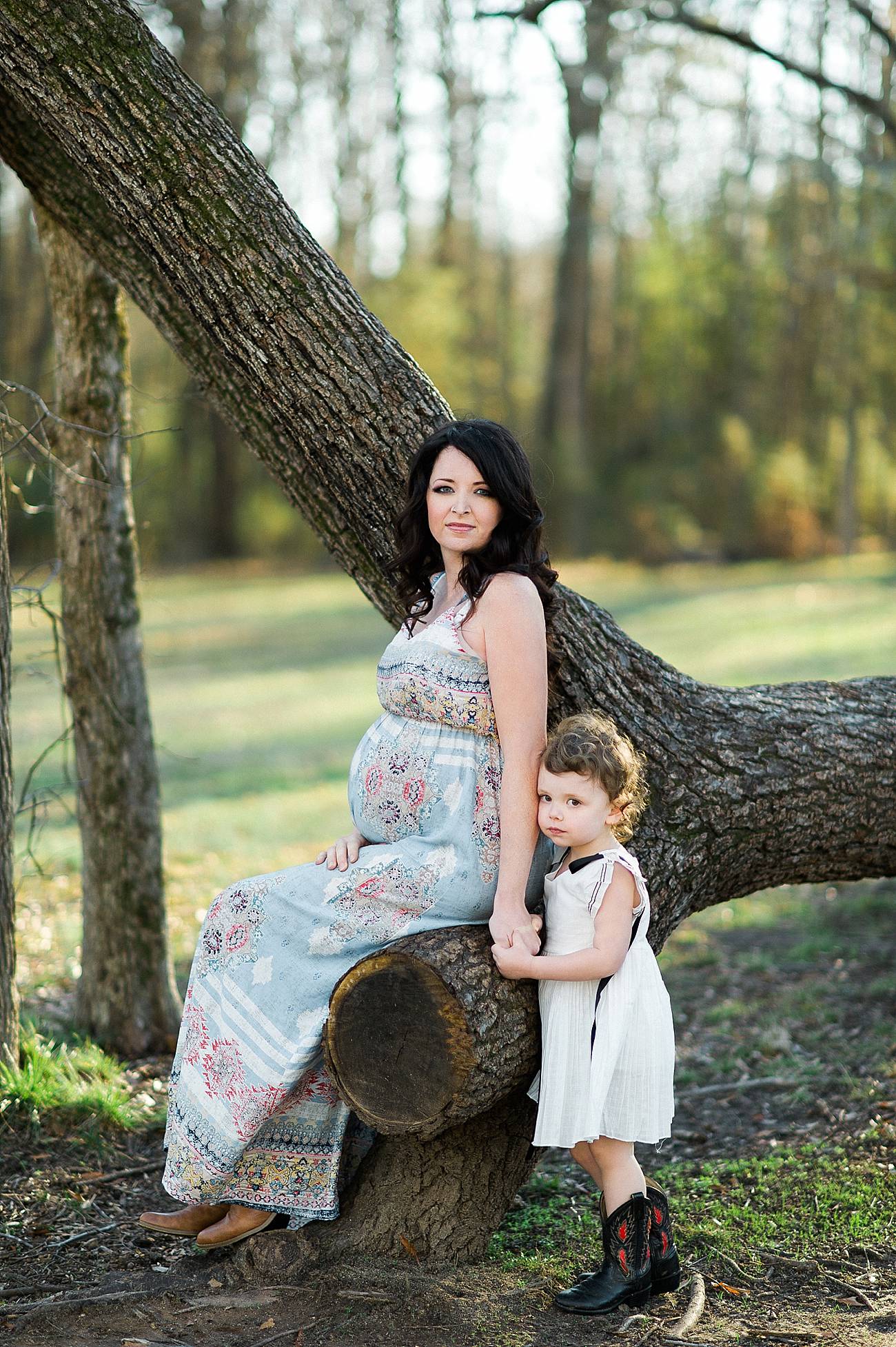 photo of a pregnant mother with her child at Westminster Park, Rock Hill, SC